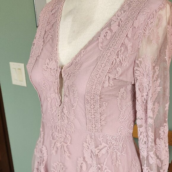 As Seen On Taylor Swift: Free People Reign Over Me Lace Dress - Picture 5 of 16